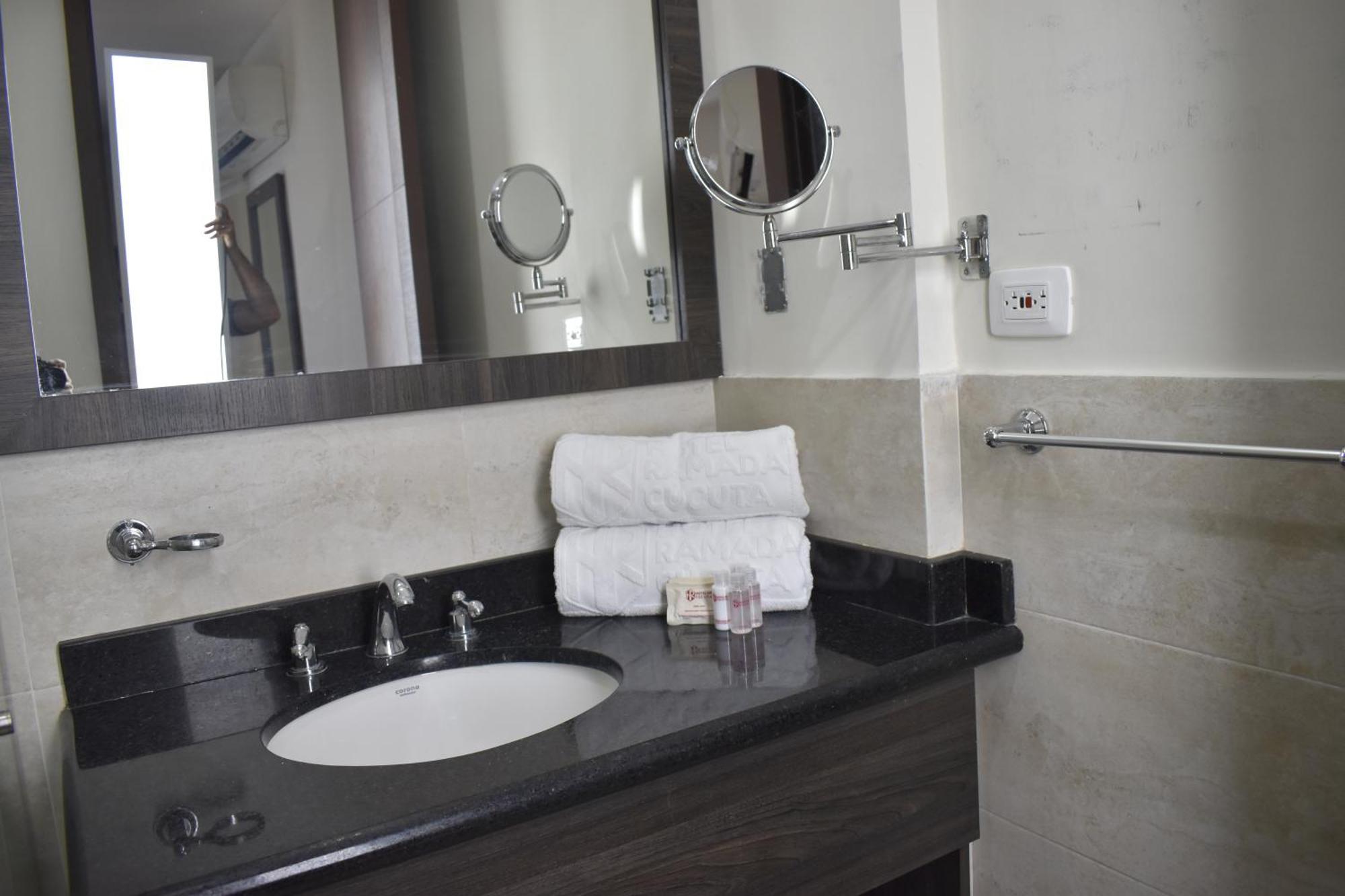 Hotel Hr Amada Cúcuta Dış mekan fotoğraf
